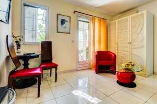 Апартаменты Sun Rose Apartments Свети-Стефан Апартаменты с балконом-4