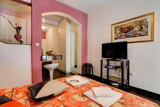 Апартаменты Sun Rose Apartments Свети-Стефан Номер-студио с балконом-4